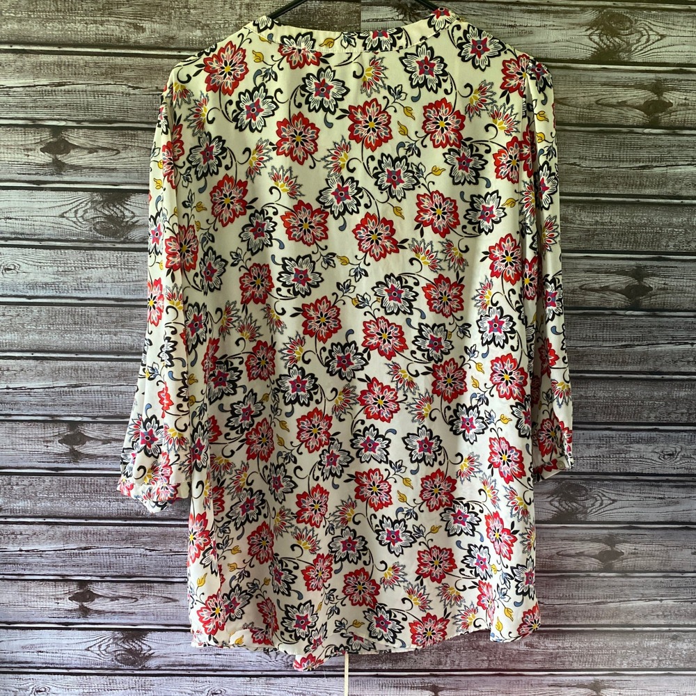 Rose + Olive‎ Women's Long-Sleeved Blouse Size 1X White Floral V-Neck Pleated